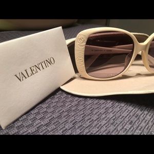 VALENTINO Sunglasses